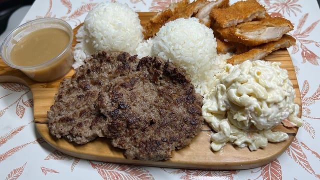 Chicken Katsu/Hamburger Steak.
