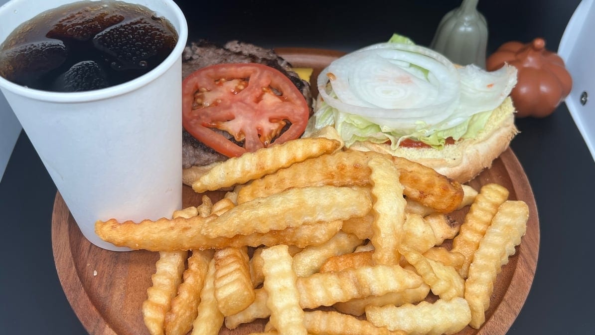 Cheeseburger / BBQ Cheese.